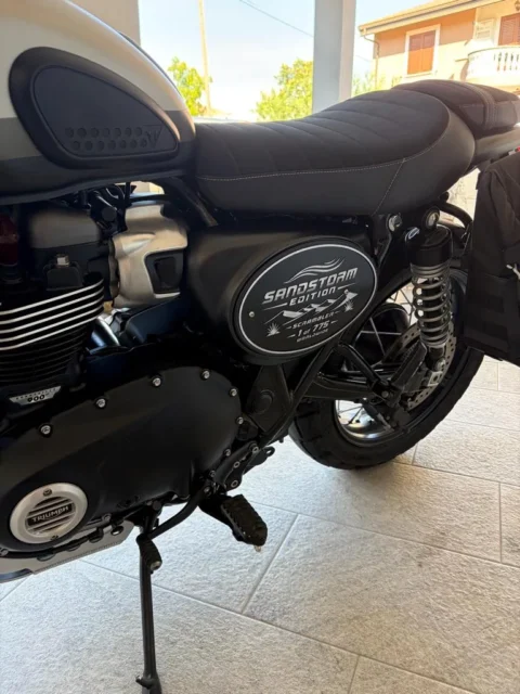 Triumph Scrambler Sandstorm Edition side cover