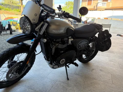 Triumph Scrambler Sandstorm Edition — three-quarter view