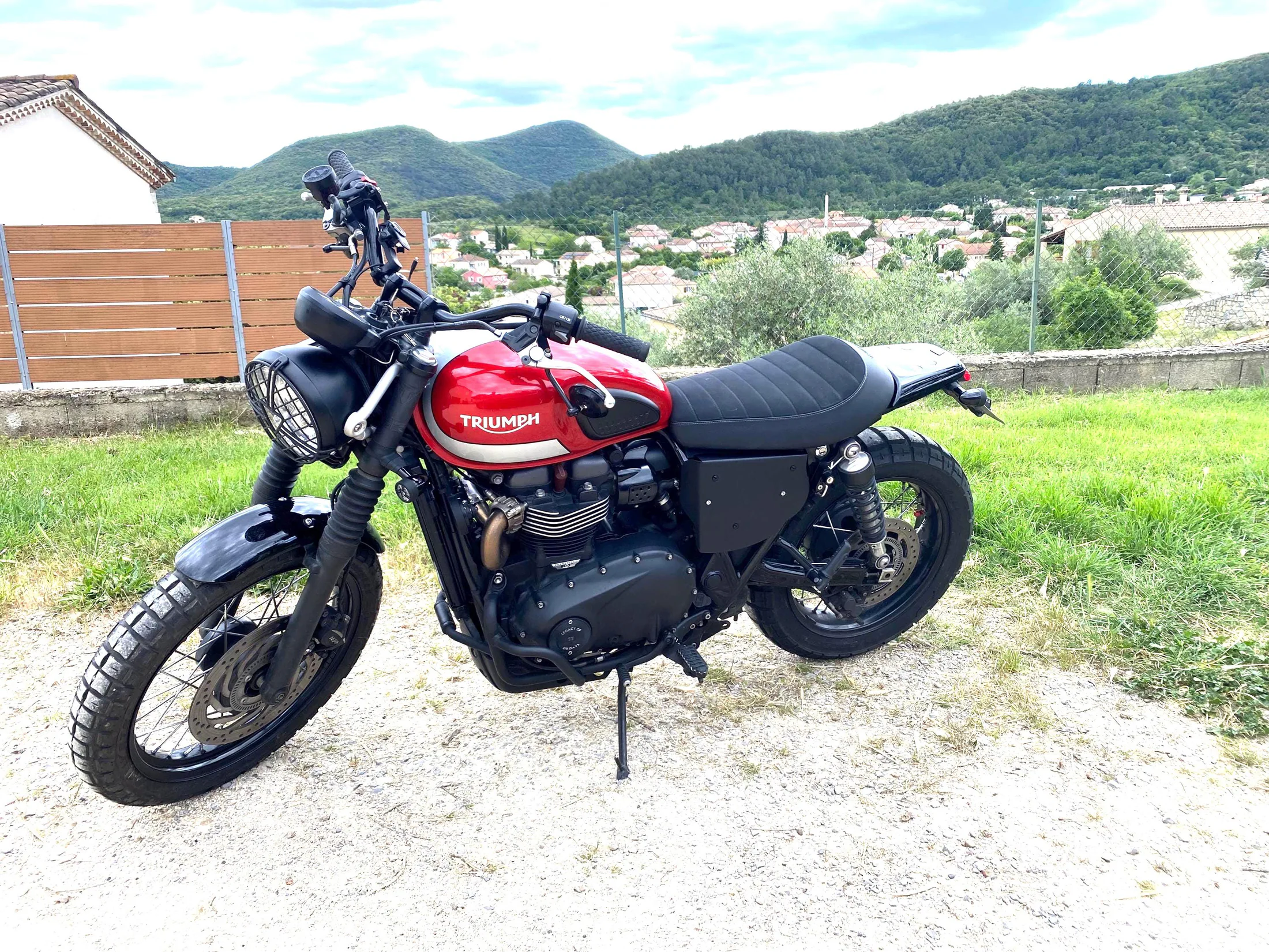 Proyecto de cliente — Triumph Modern Classic