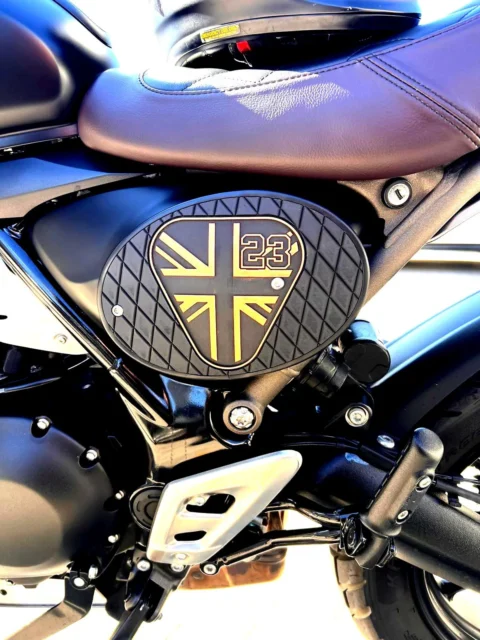 Triumph Scrambler 400 X — Side Detail