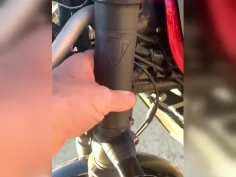 Triumph Scrambler 900 — Fork Tube Covers