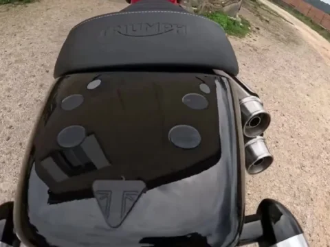 Triumph Street Scrambler 900 — Luggage Rack Delete Kit