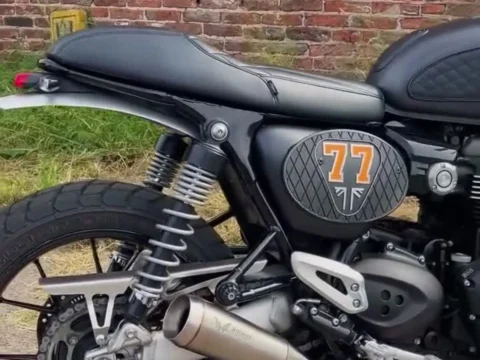 Triumph Speed Twin 1200 — LMC Side Covers
