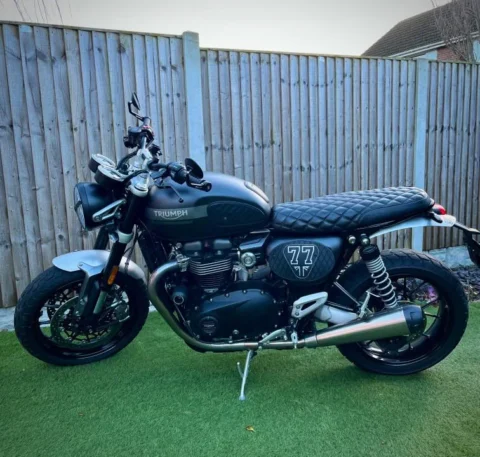 Triumph Speed Twin 1200 — Side Profile