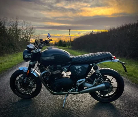 Triumph Speed Twin 1200 — Sunset Profile