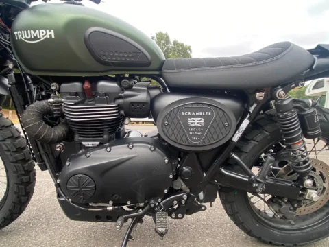 Triumph Scrambler 900 — Legacy Side Cover, Installed Detail