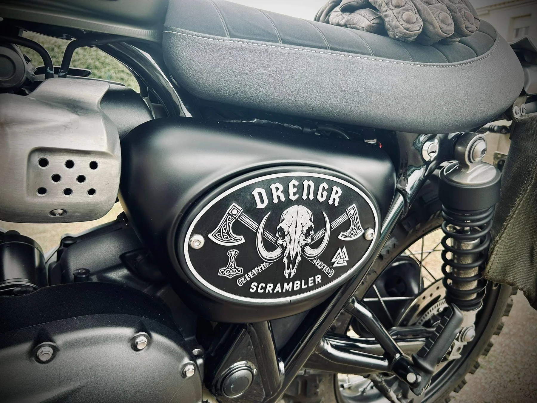 Tapa lateral personalizada — Detalle instalado