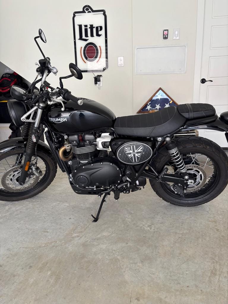 Black Triumph Scrambler 900 — Full Side Profile